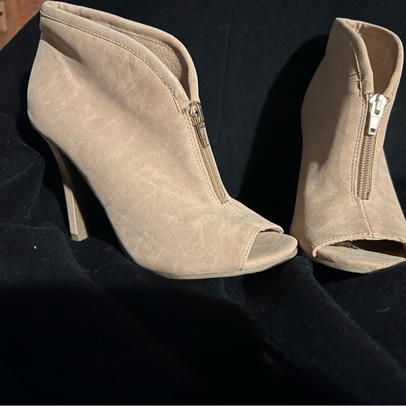 Cushion Walk Avon - Picture 2 of 8